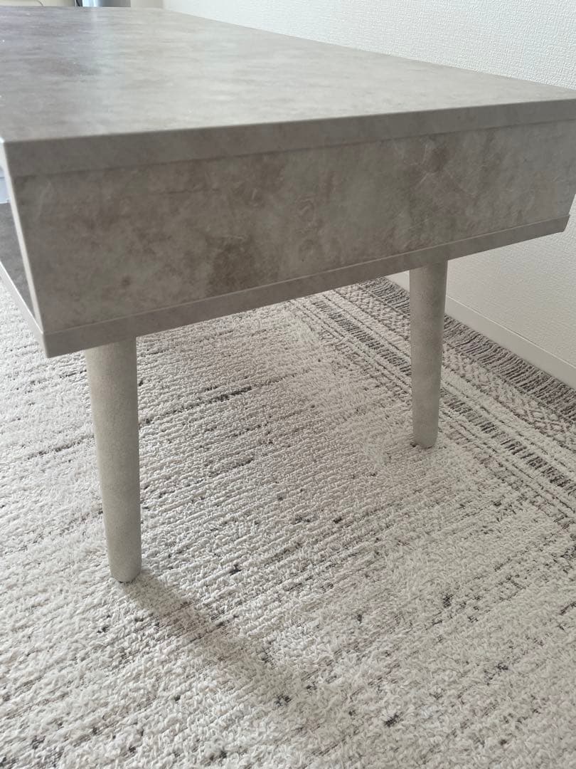 グレーの引き出し付きローテーブル