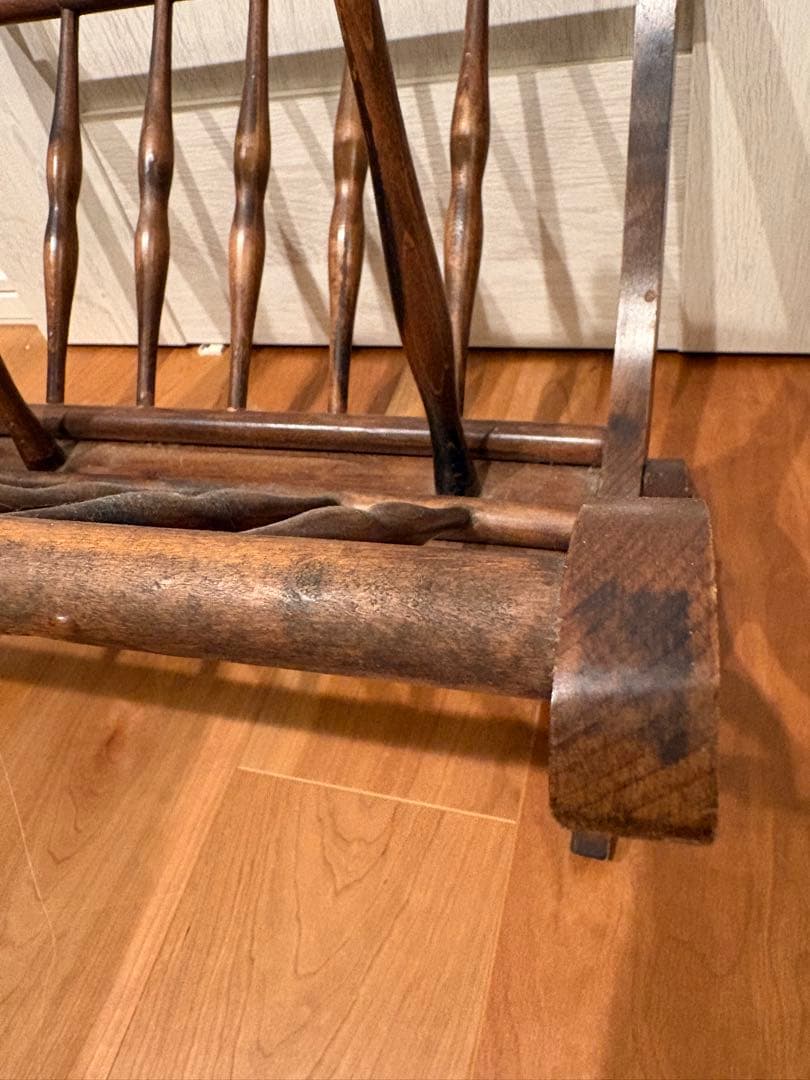 フランス　ヴィンテージ　アンティーク　木製スピンドルデザイン　マガジンラック