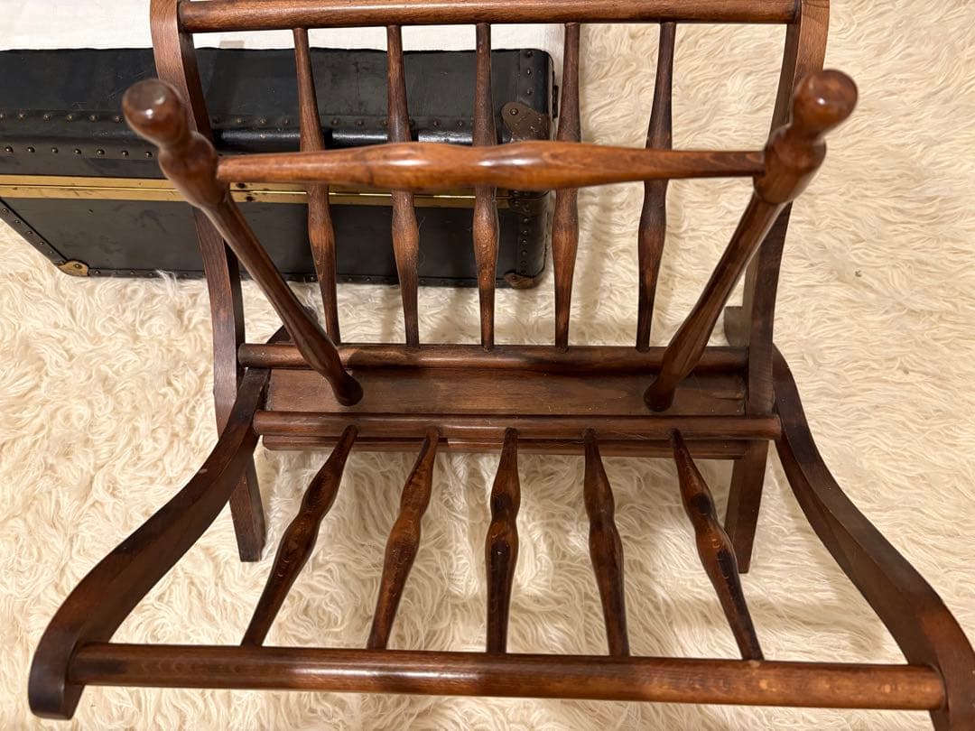 フランス　ヴィンテージ　アンティーク　木製スピンドルデザイン　マガジンラック