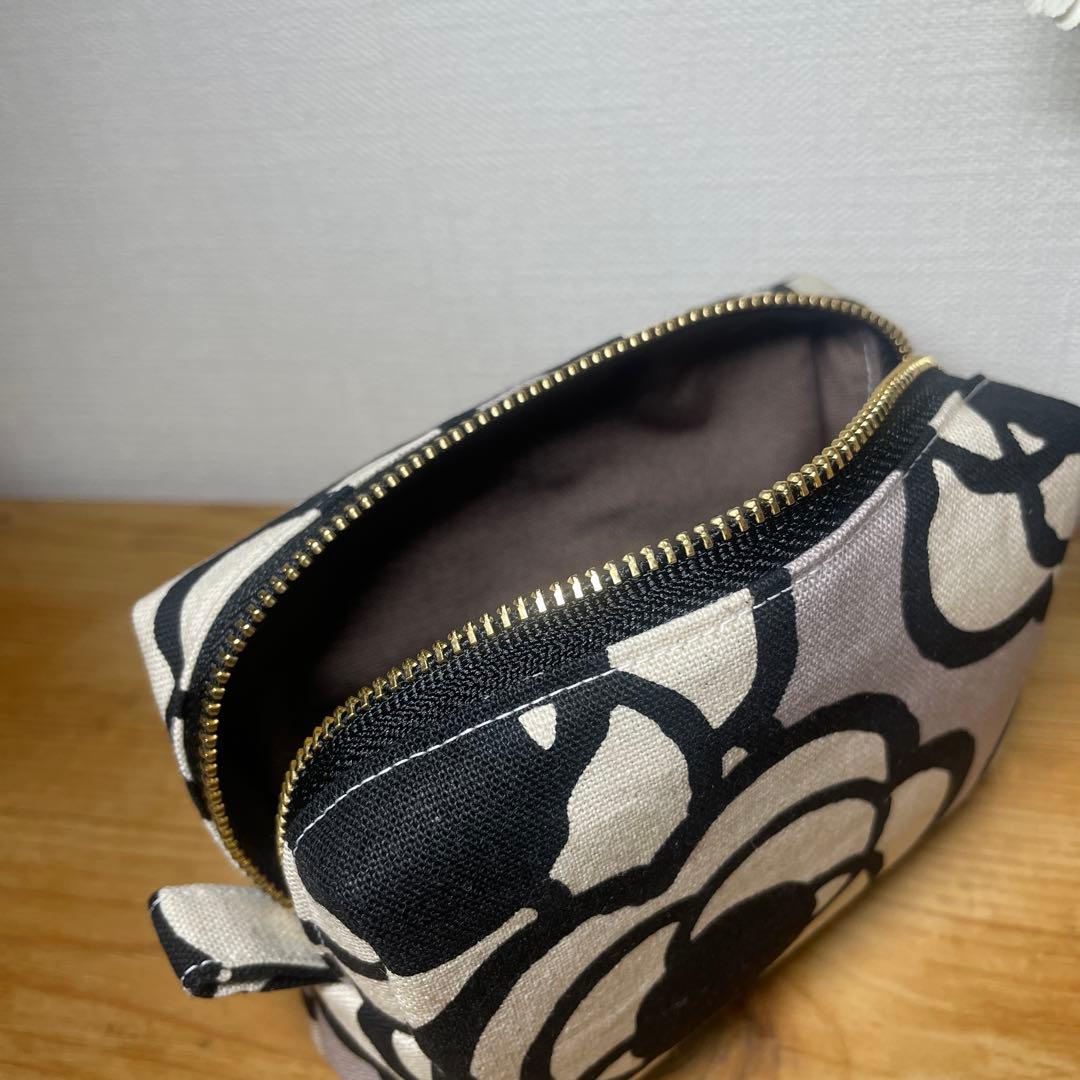 化粧ポーチ】スクエアポーチ ボックスポーチ サニタリー 北欧 カメリア