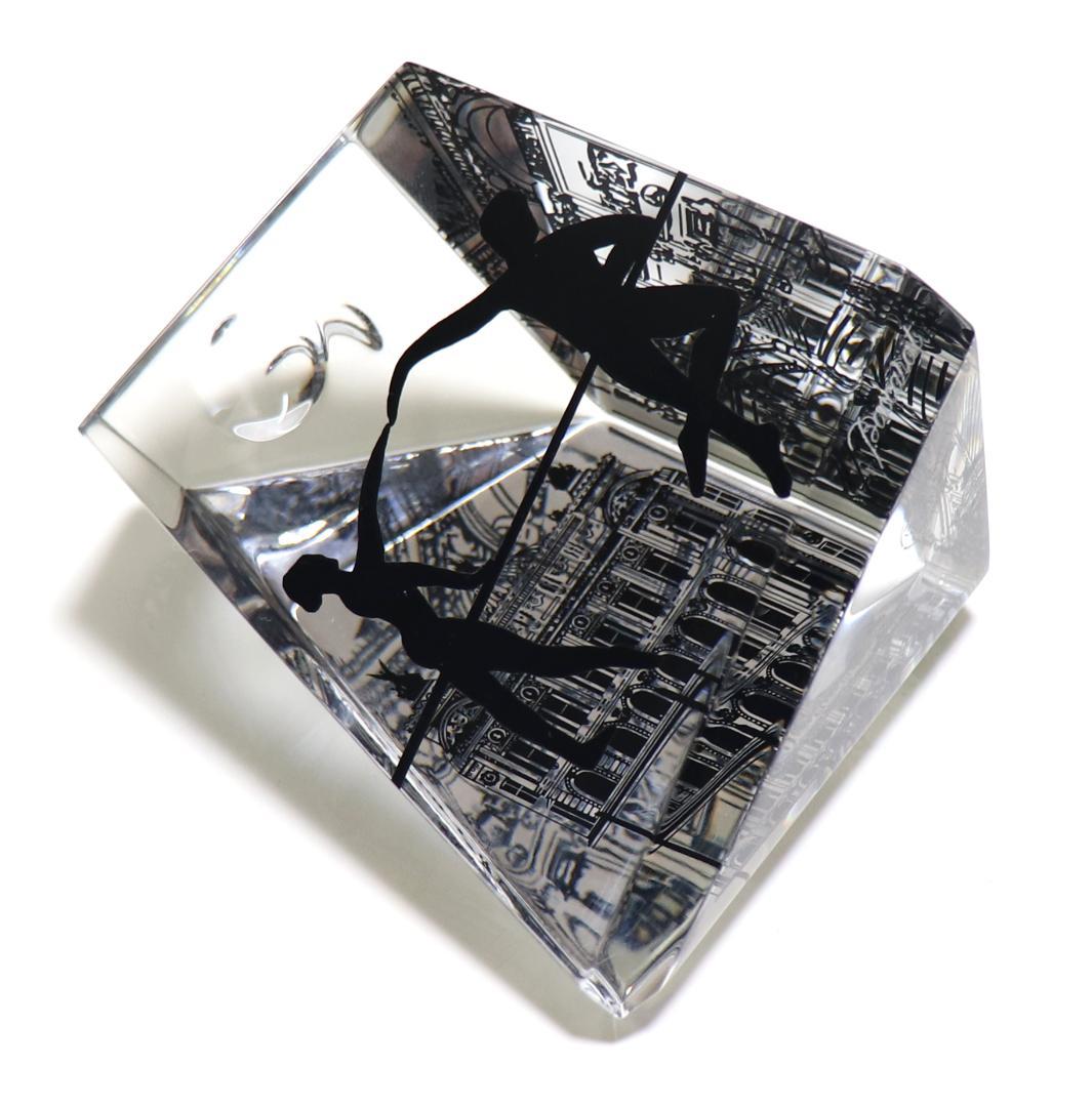 バカラ 珍品 大型9面体 ペーパーウェイト 宮殿でバレエする男女 月と太陽 置物