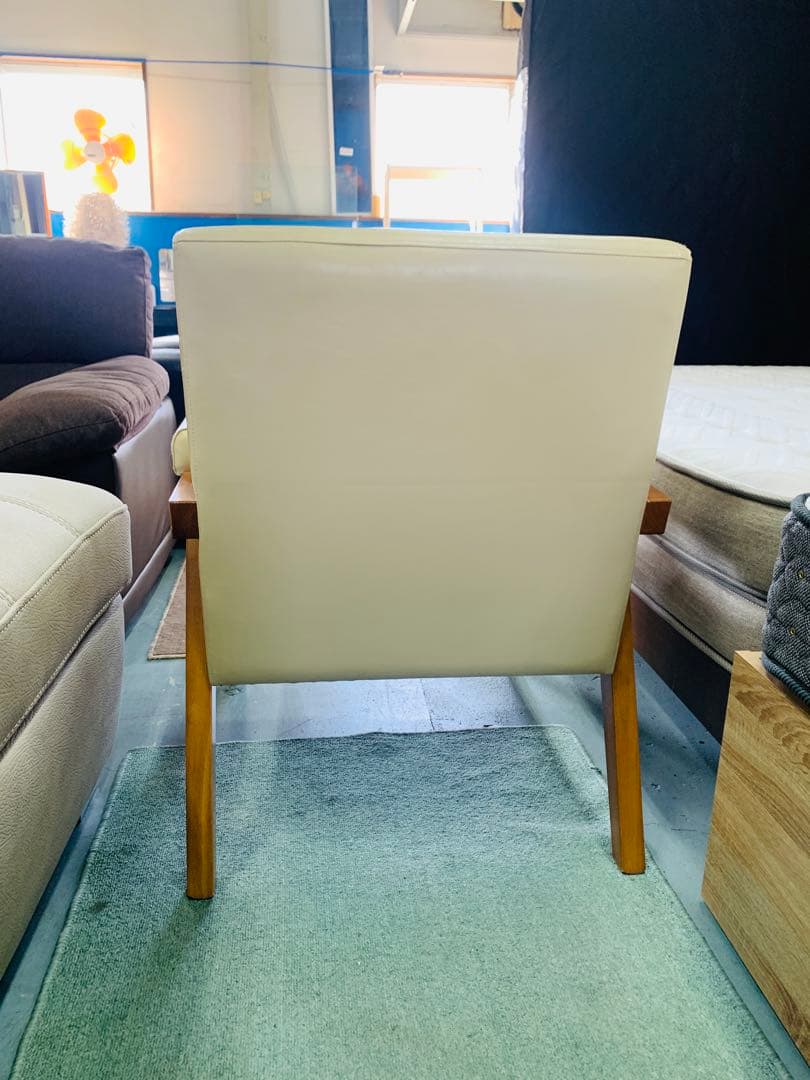 一人掛けソファ　アームチェア　ベージュ　ファブリックチェア 椅子(滋賀県内のみ)