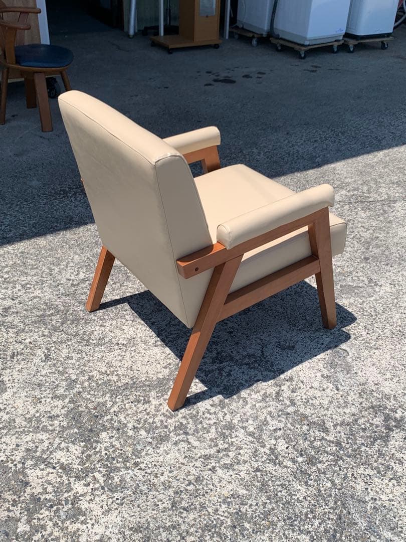 一人掛けソファ　アームチェア　ベージュ　ファブリックチェア 椅子(滋賀県内のみ)