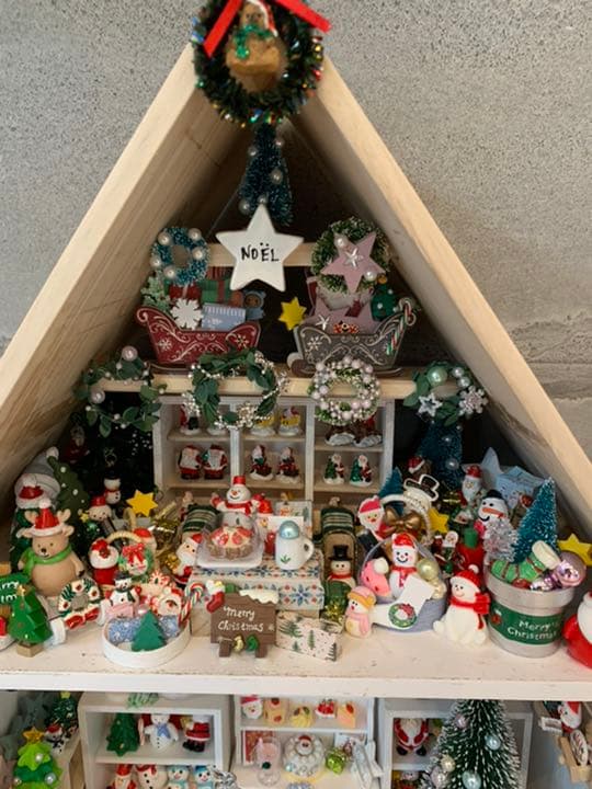 ドールハウス　ミニチュアクリスマスショップへようこそ