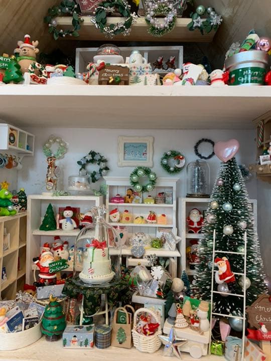 ドールハウス　ミニチュアクリスマスショップへようこそ
