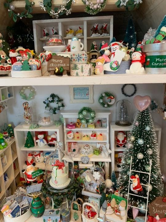 ドールハウス　ミニチュアクリスマスショップへようこそ