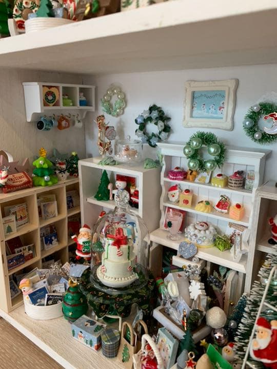 ドールハウス　ミニチュアクリスマスショップへようこそ