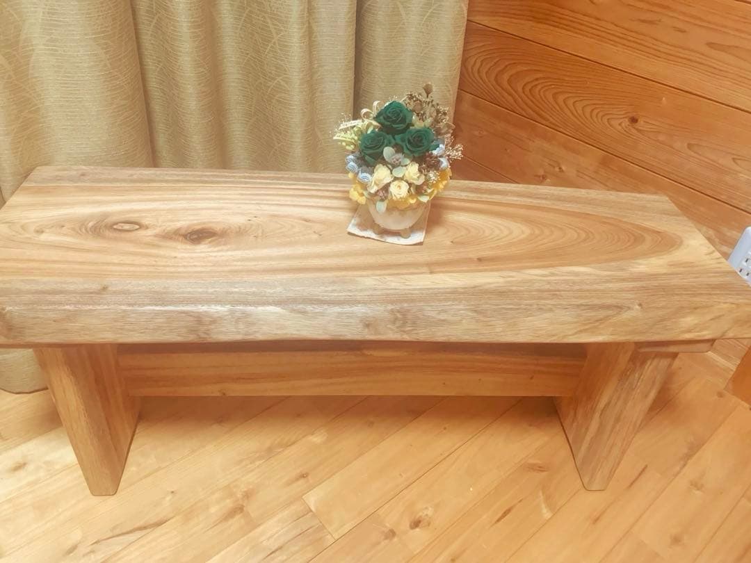 夏セール✨両側の自然な流れ杢目の面白い天板❣️B:楠サイドテーブル、ベンチ