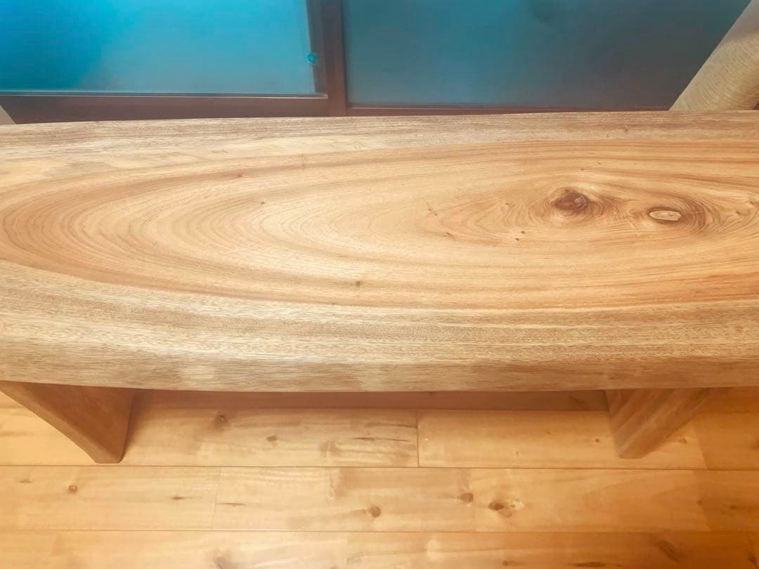 夏セール✨両側の自然な流れ杢目の面白い天板❣️B:楠サイドテーブル、ベンチ