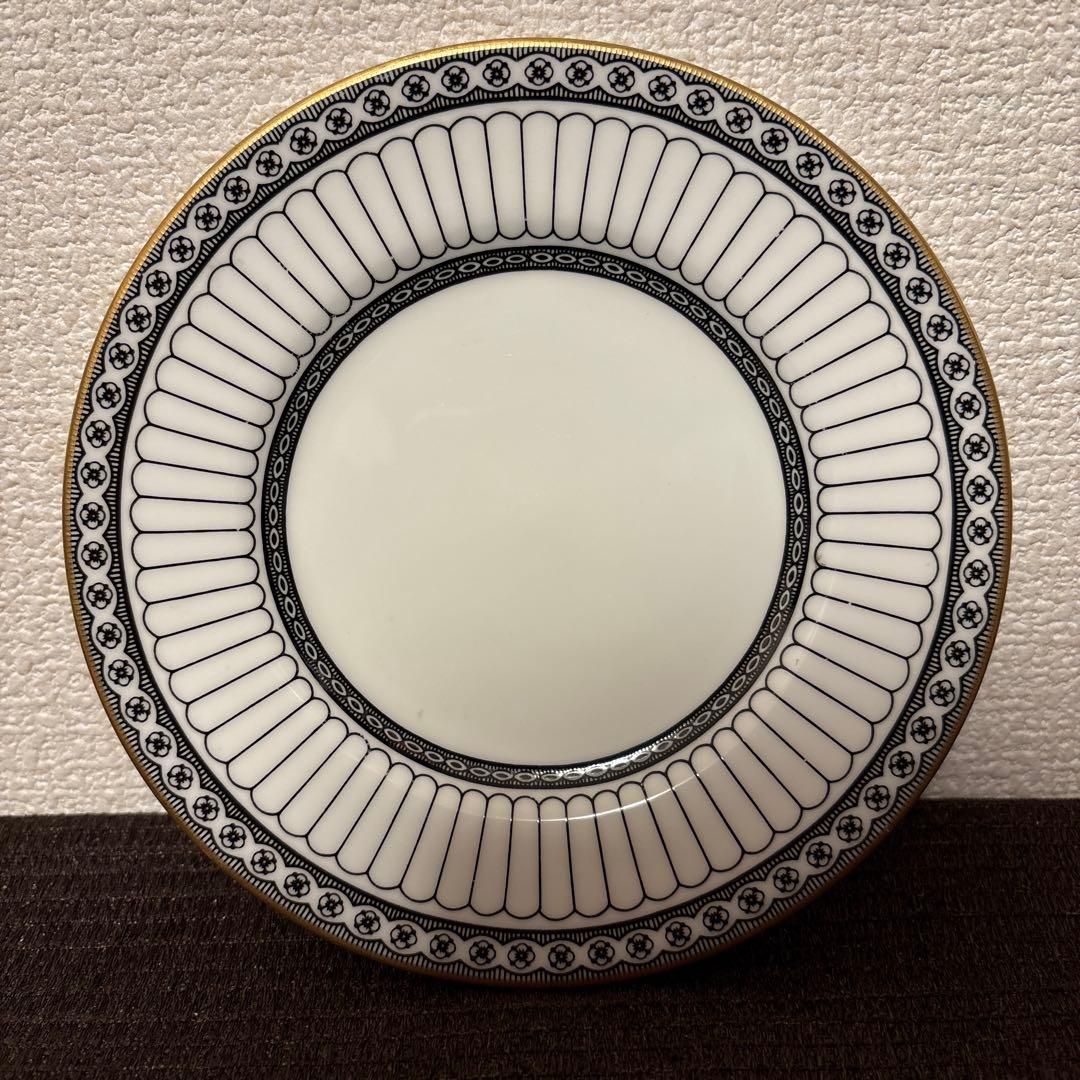 ウェッジウッド　コロネード　ブラック　デザートプレート　15.5cm