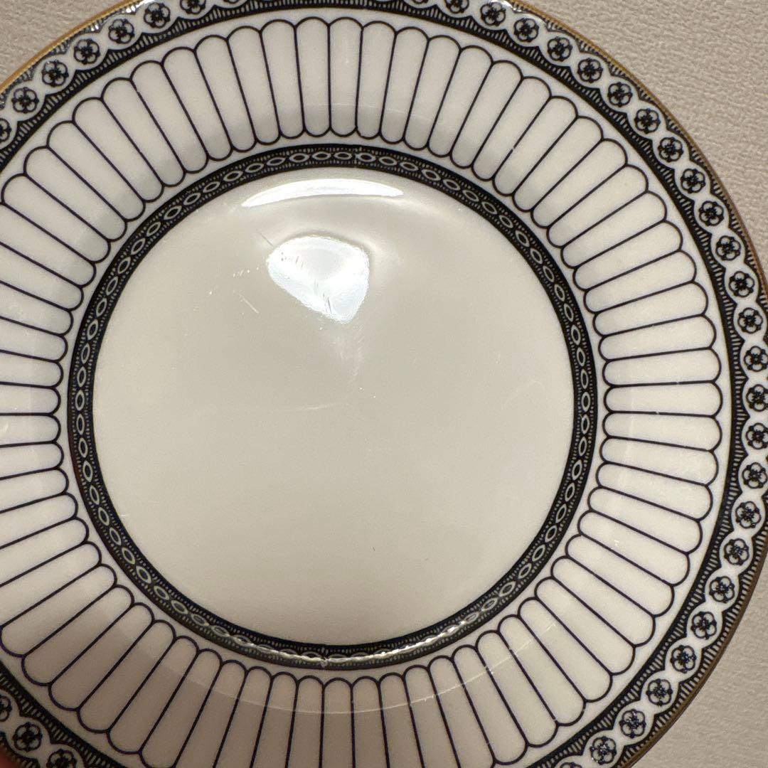 ウェッジウッド　コロネード　ブラック　デザートプレート　15.5cm