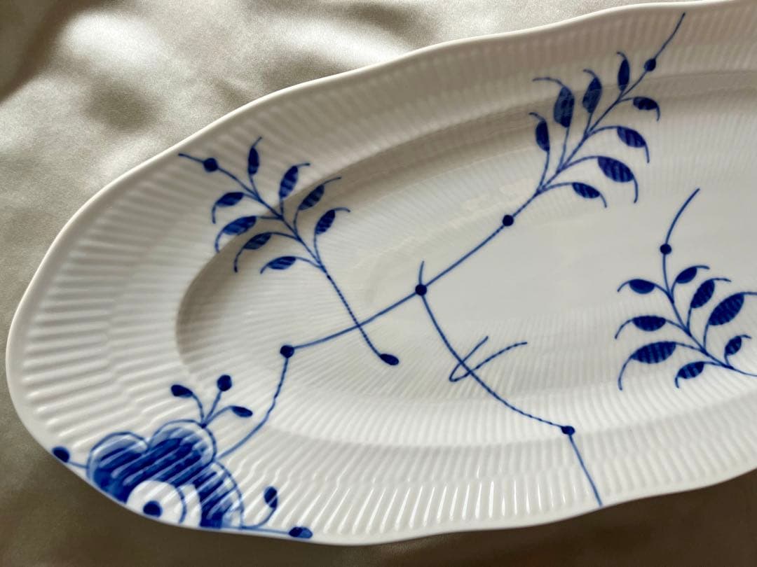 【未使用】ロイヤルコペンハーゲン★ブルーフルーテッドメガ　フィッシュデッシュ