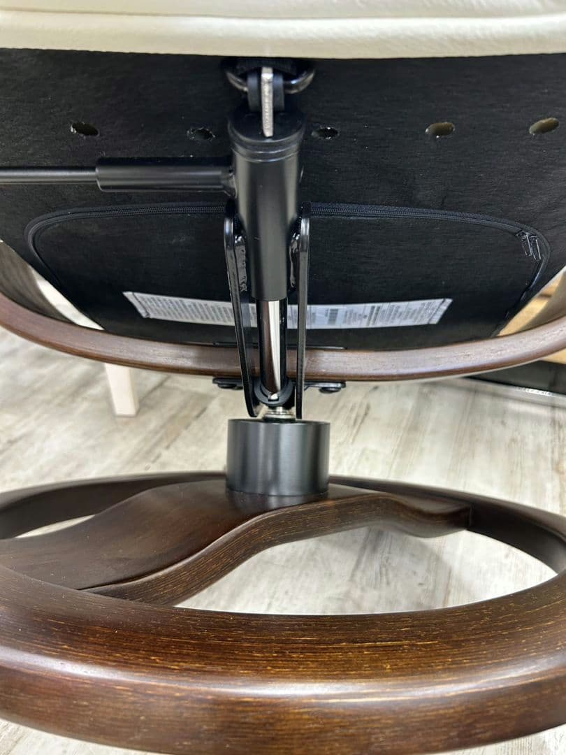 福岡北九州市限定 シモンズ フィヨルド215リクライニングチェア+フットスツール