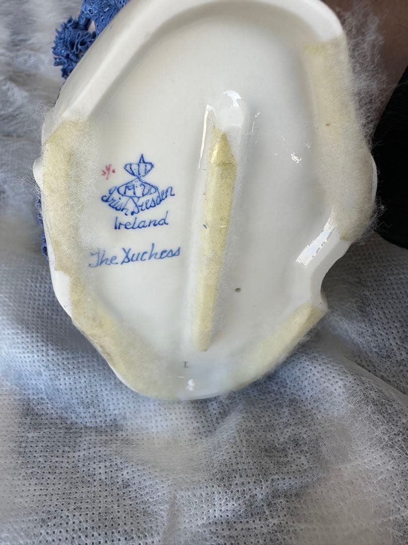 陶器製フリル人形 青色と緑色