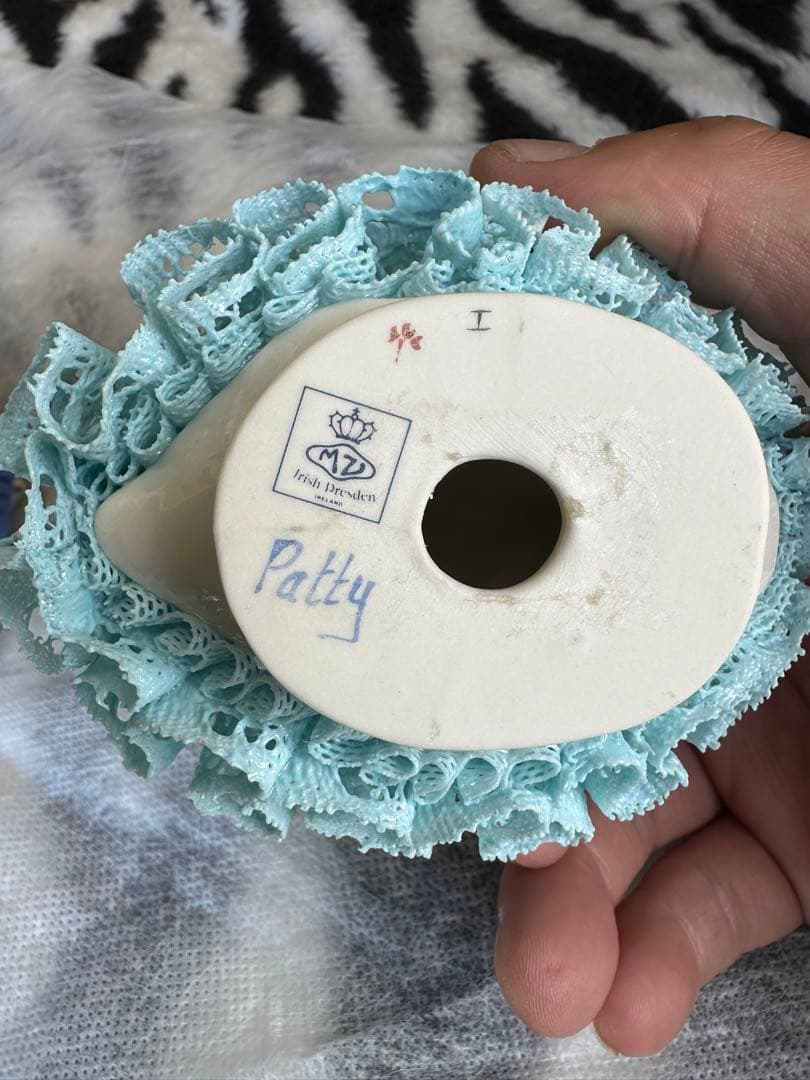 陶器製フリル人形 青色と緑色