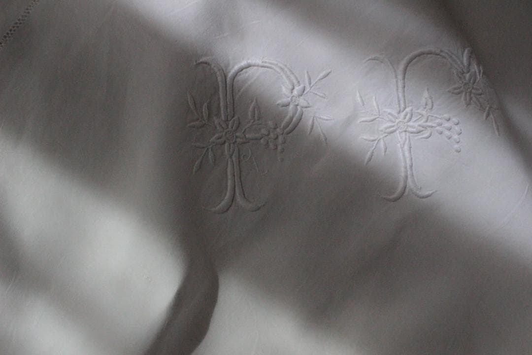 フランスアンティーククッションカバー \"P・F\"