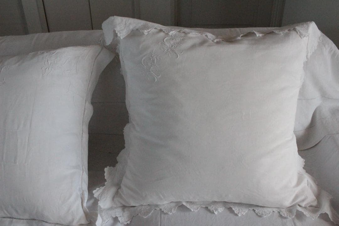 フランスアンティーククッションカバー \"P・F\"