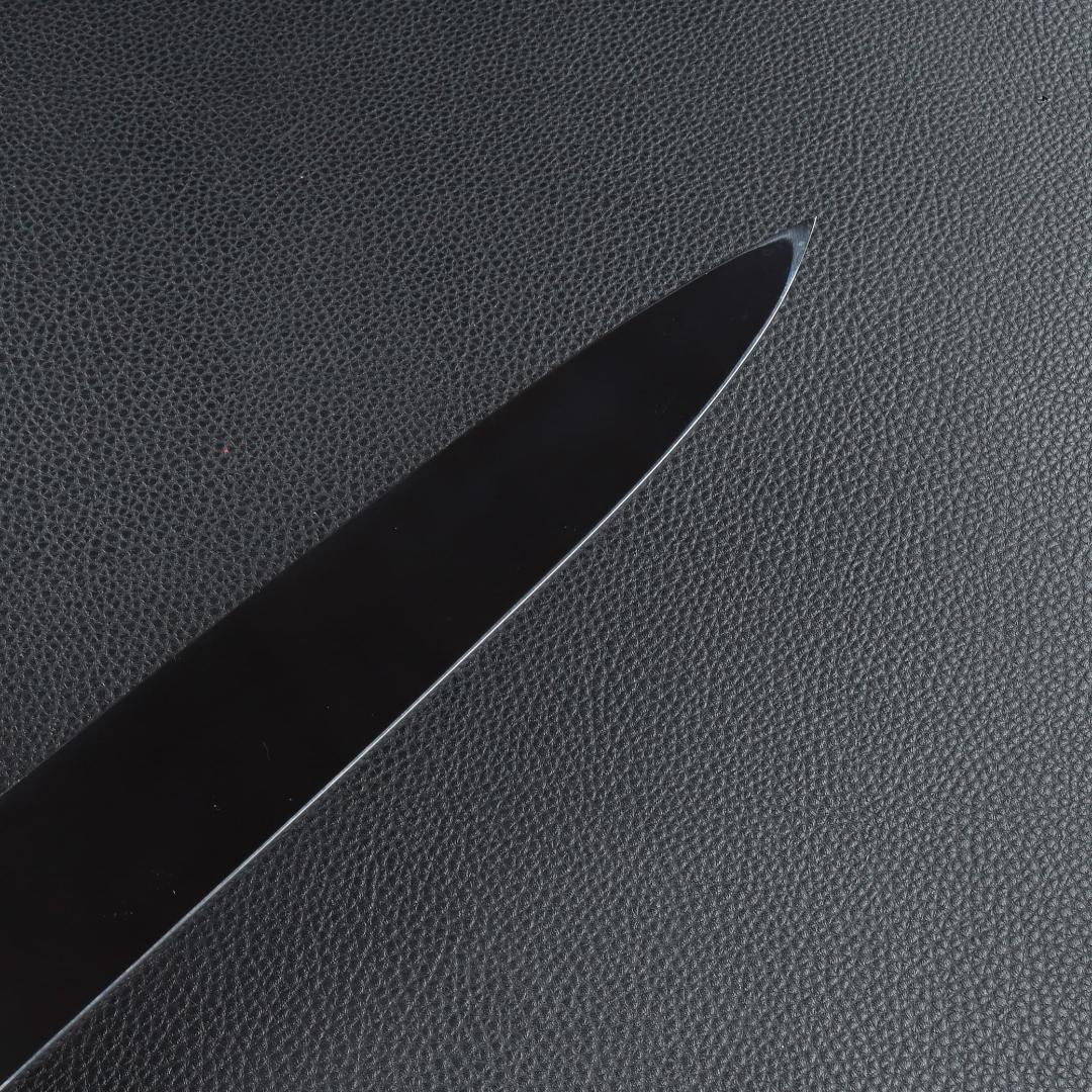 11048柳刃包丁 9寸 高光沢度鏡面仕上げ 刃は究極の切れ味 黒檀黒水牛八角柄