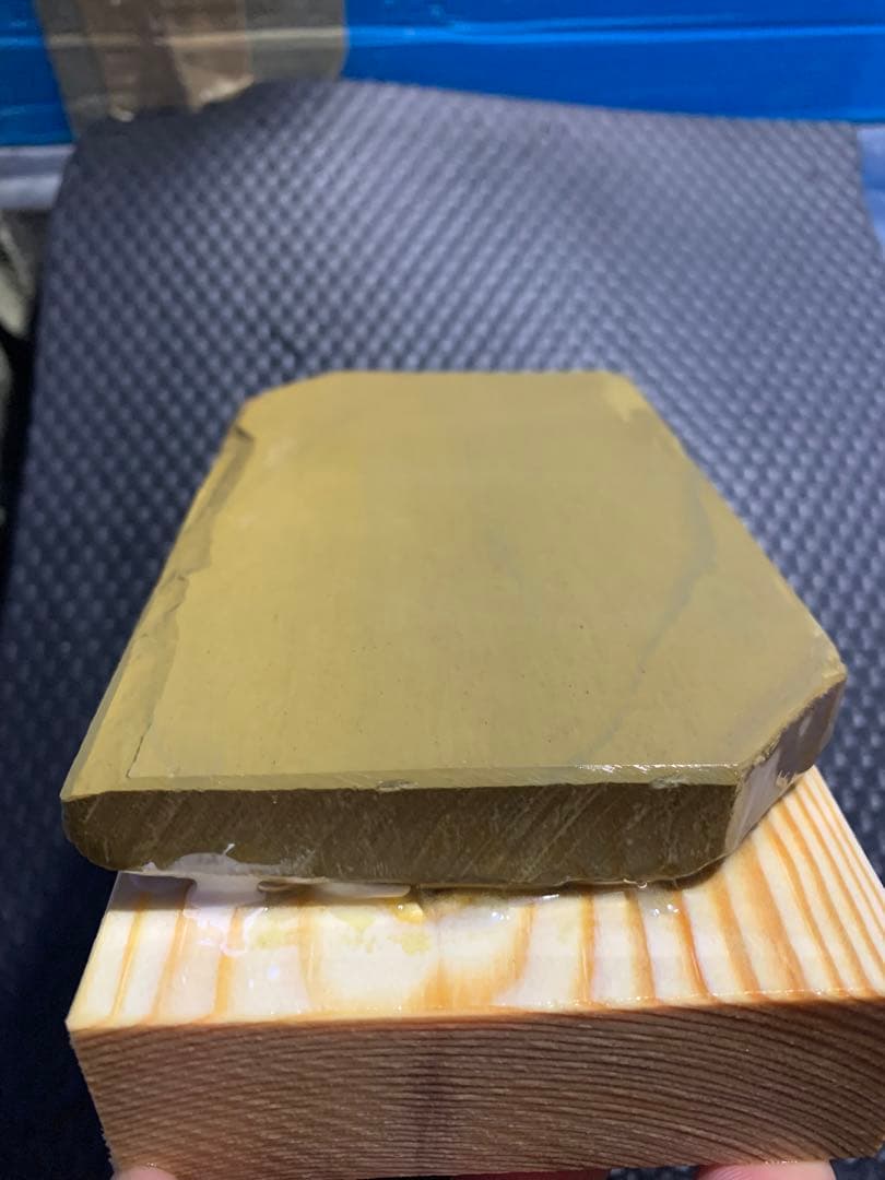 天然砥石　正本山　戸前　仕上げ砥石　台付き