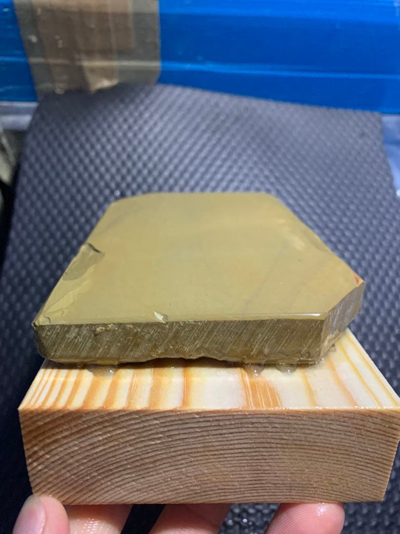 天然砥石　正本山　戸前　仕上げ砥石　台付き