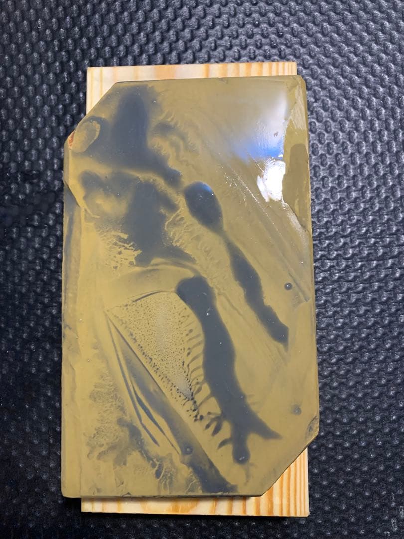 天然砥石　正本山　戸前　仕上げ砥石　台付き