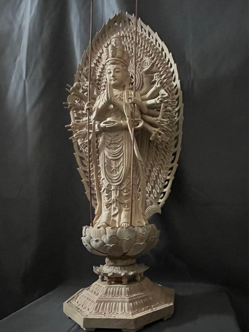 大迫力 高80cm 井波彫刻 仏教工芸品 木彫仏像 千手観音菩薩立像 - メルカリ