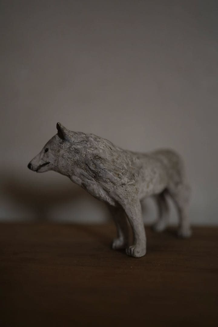 クロヌマタカトシ　陶土作品　オオカミ