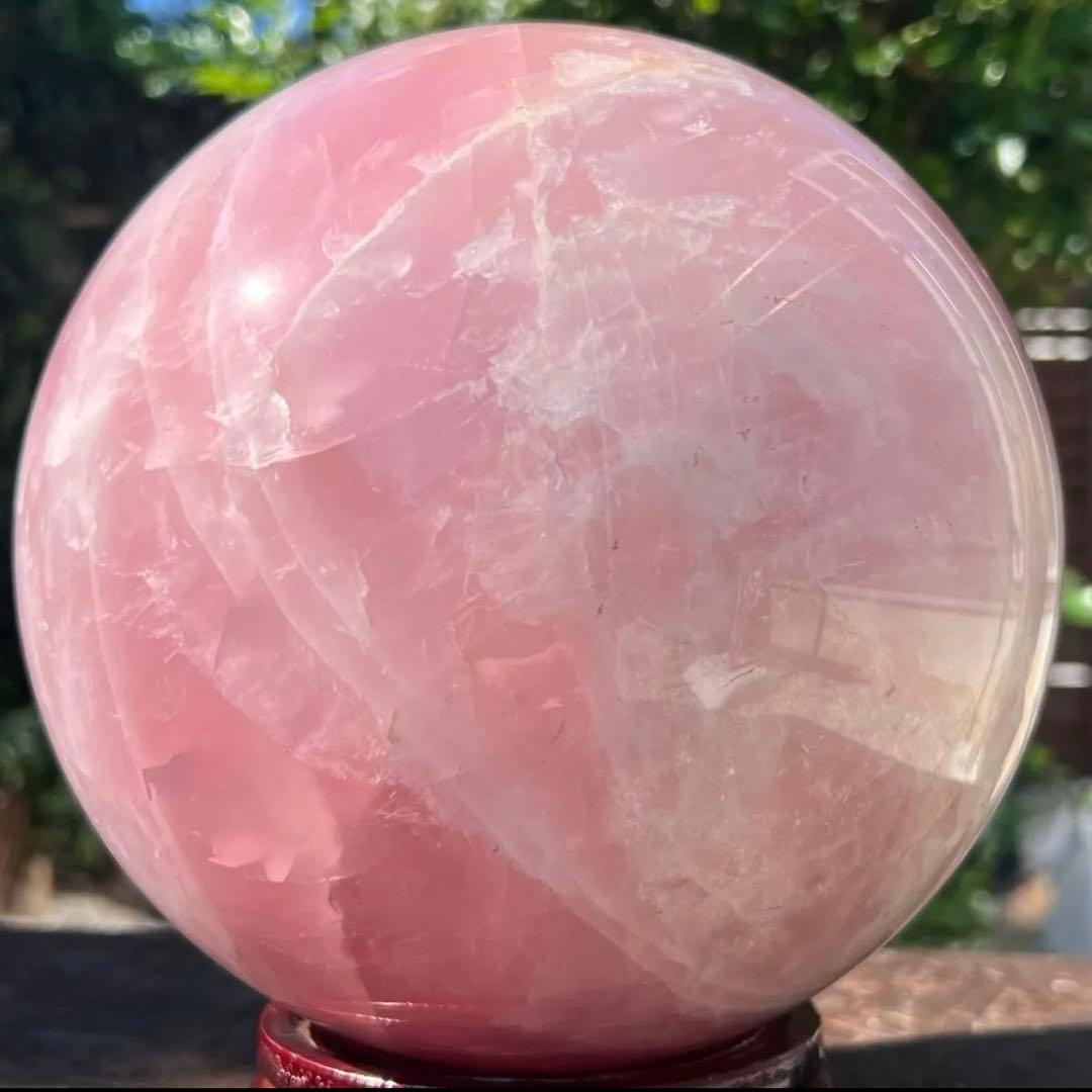 ☆超極大 ピンクスフィア☆特別出品☆優美☆虹入り ローズクォーツ 丸玉 天然石