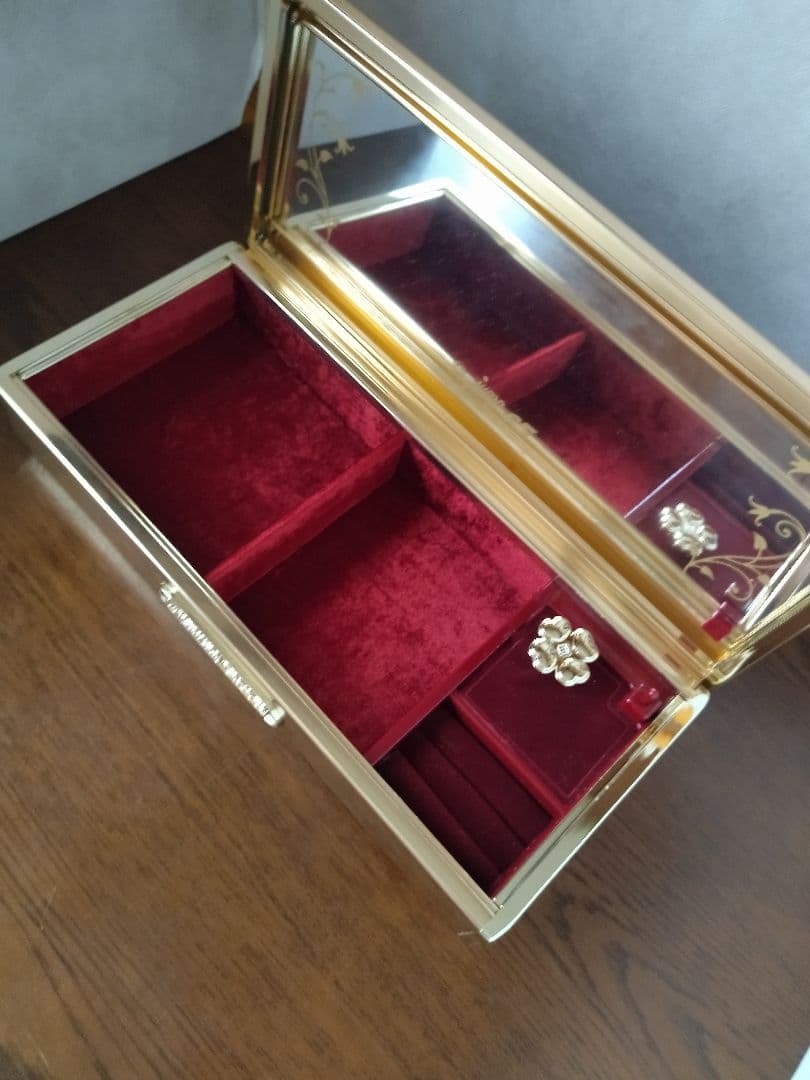 Everlasting Queen  カメオ　ジュエリーボックス　オルゴール