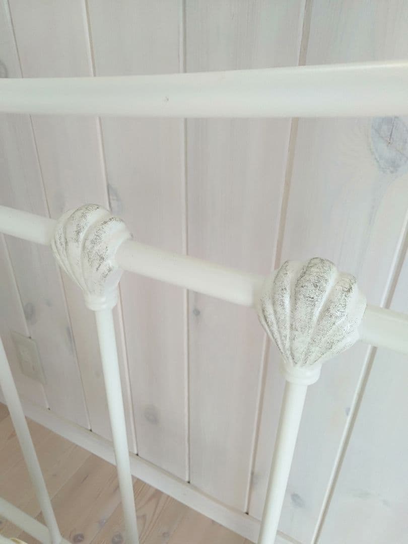 ☆中古品☆直接引き渡し☆アイアンベッドフレーム　セミダブル