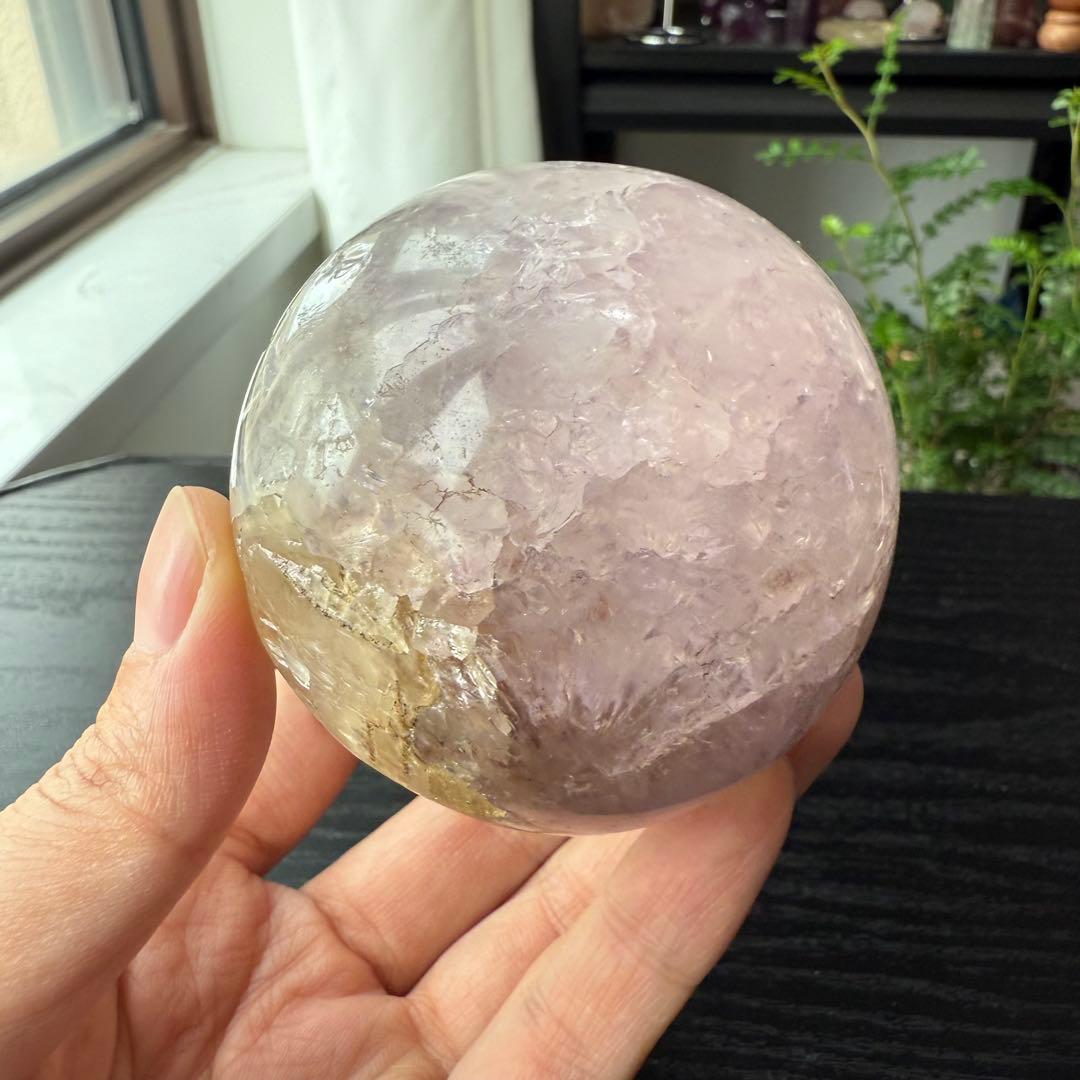 天然石アメジストの笑い口　置物　スフィアNO.092207