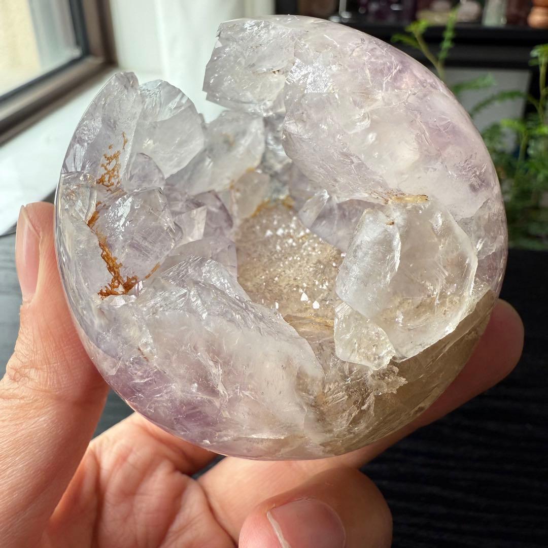 天然石アメジストの笑い口　置物　スフィアNO.092207