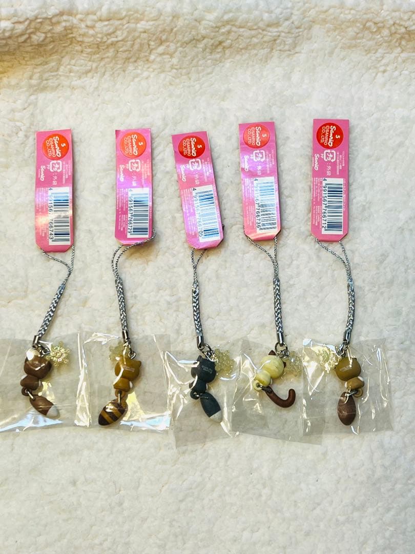 激レア‼︎ サンリオ ハローキティ　しっぽ倶楽部 冬季限定　根付け全5種