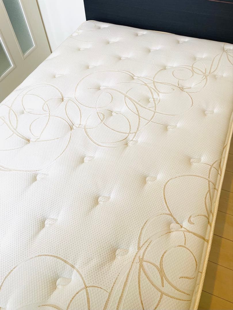 シモンズ ゴールデンバリュー セミダブルマットレス 2025年12月購入