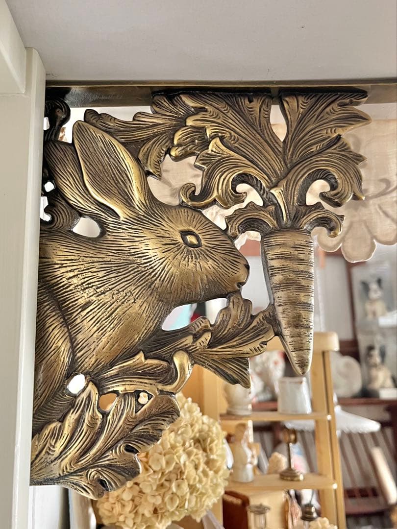 うさぎのデザインの棚受け