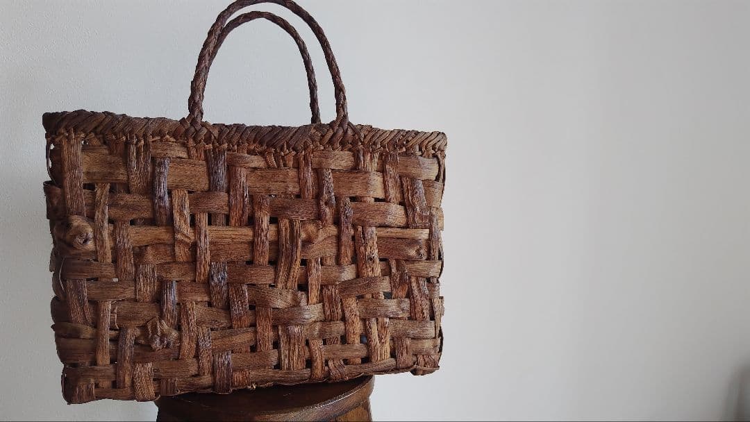 ✥天然素材ぶどう蔓 編み込み かごバッグ✥