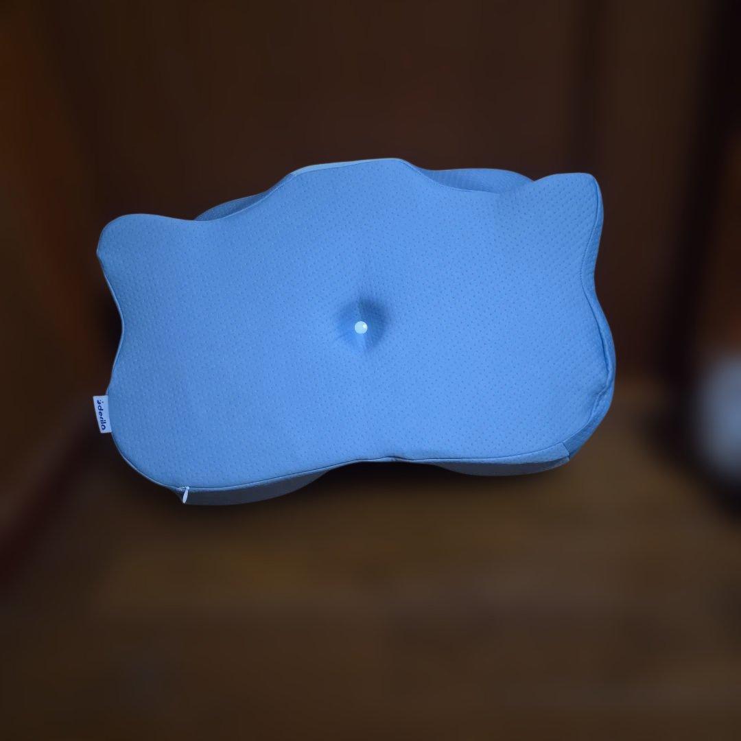 デリラエルゴ製新品バタフライ型メモリーフォーム枕ライトブルー