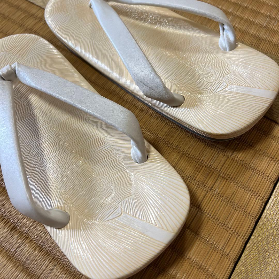 【極美品 大きいサイズ】伝統的な着物 緑とグレーと金糸のグラデーション