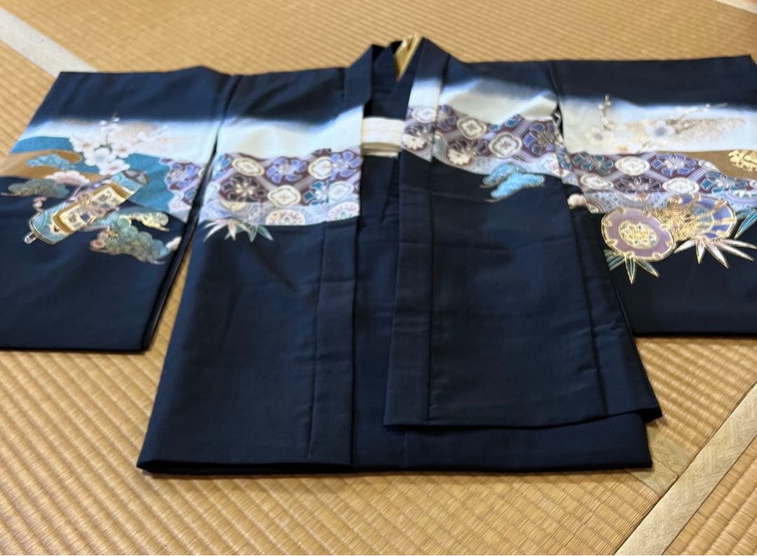 【極美品 大きいサイズ】伝統的な着物 緑とグレーと金糸のグラデーション