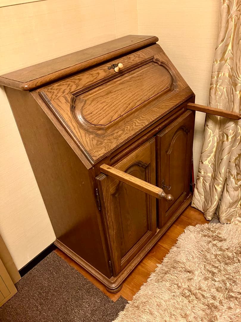 アンティーク　ベルギー製　ライティングデスク　　木製　鍵付き　収納力　大