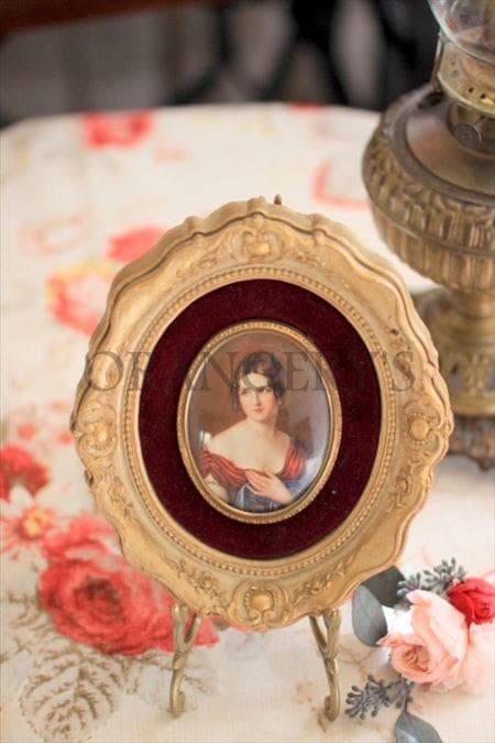 【セール中】ヴィンテージカメオクリエーションオーバルゴールドカラーフレーム