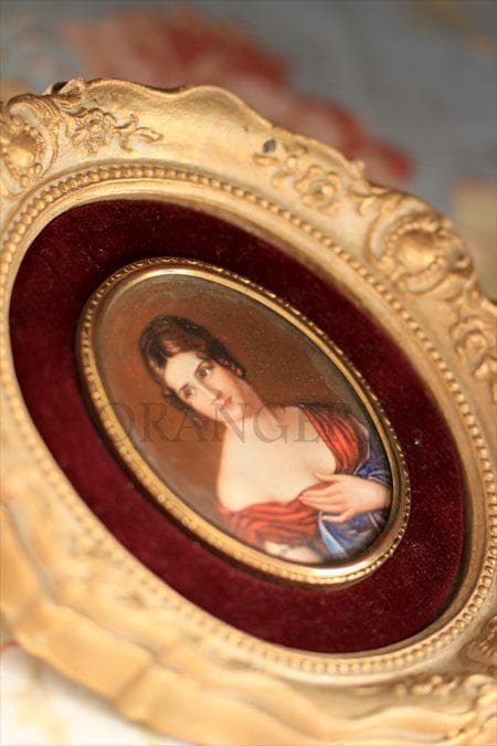 【セール中】ヴィンテージカメオクリエーションオーバルゴールドカラーフレーム