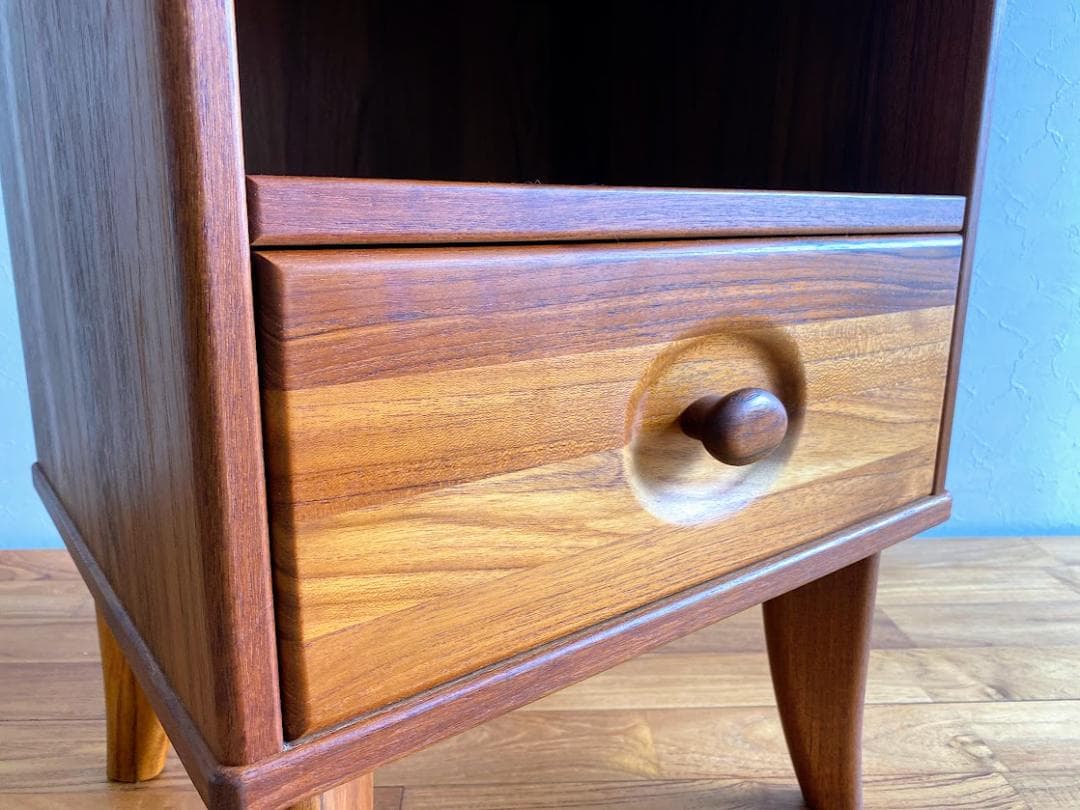 90s デンマーク製 Torring（トーリング）チーク ナイトテーブル 仕上済