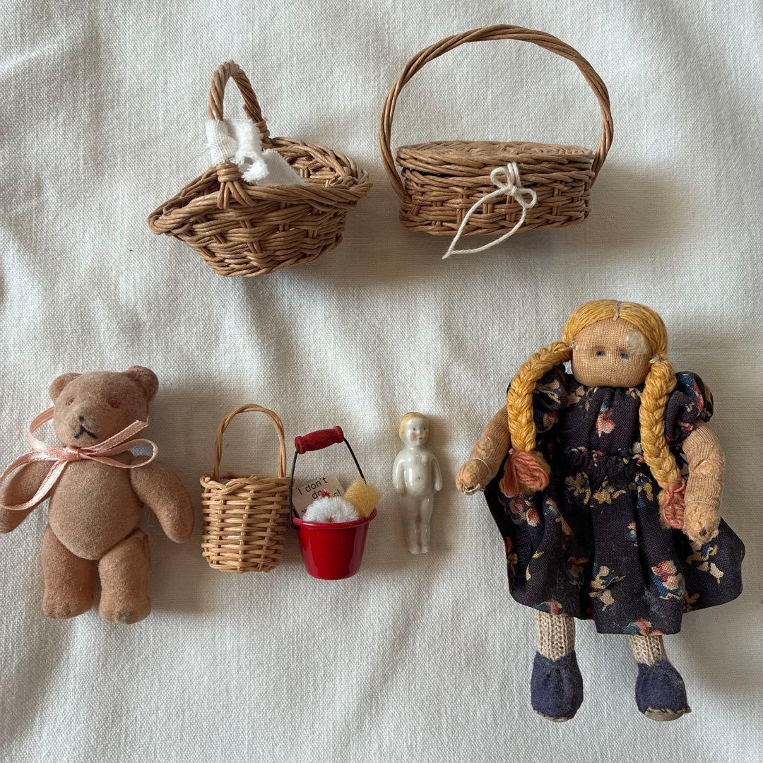 ヴィンテージドール　ミニチュア籠