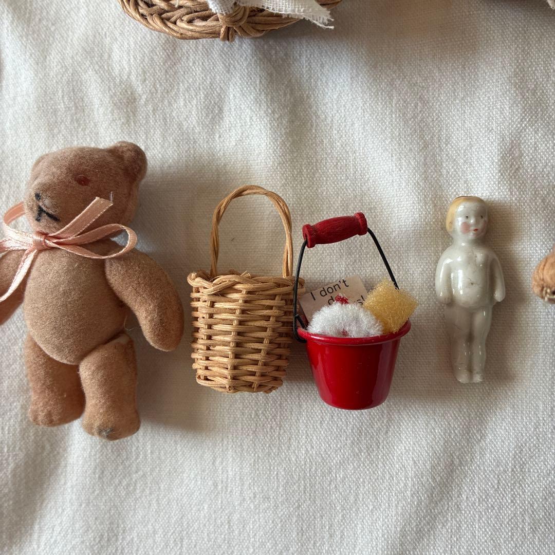 ヴィンテージドール　ミニチュア籠