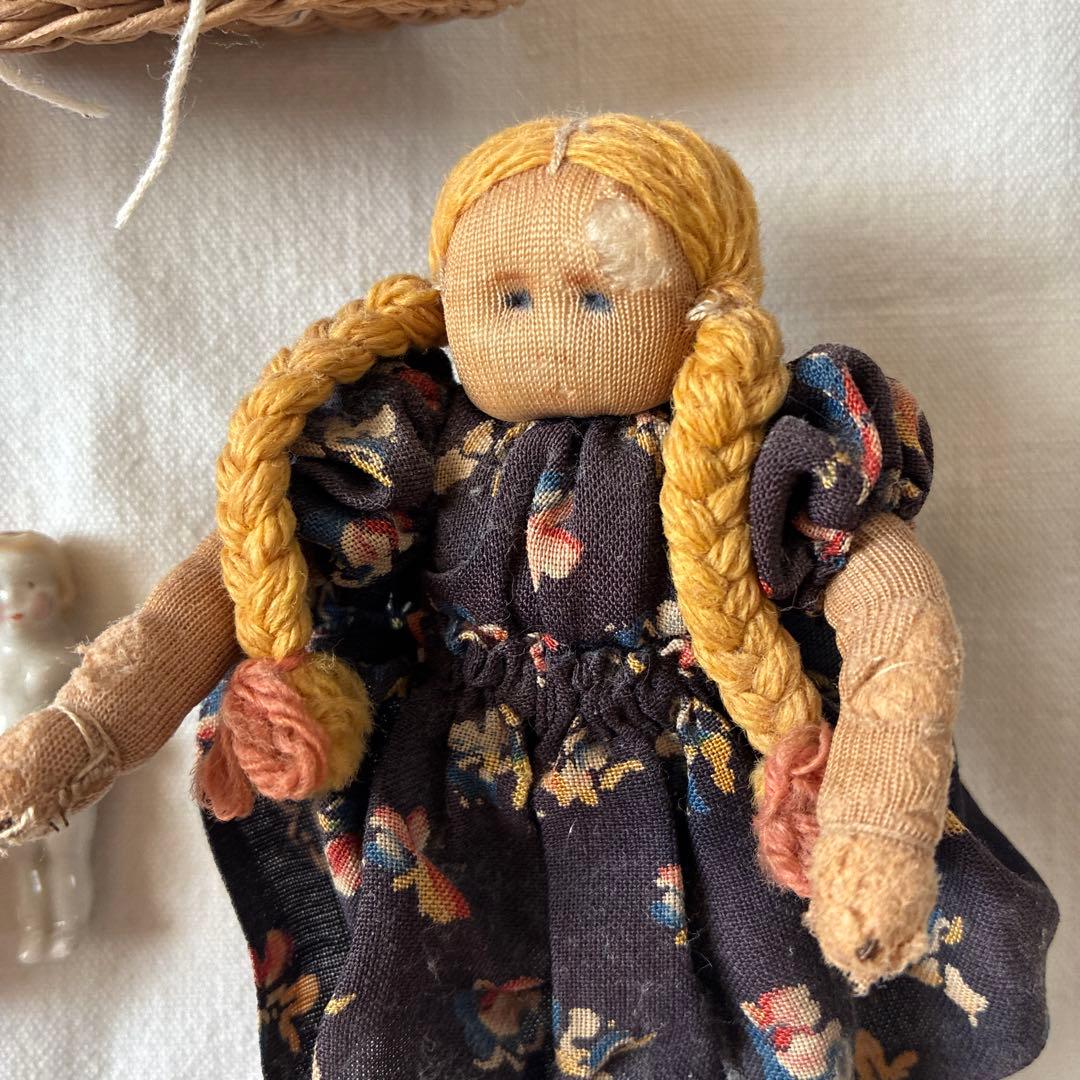 ヴィンテージドール　ミニチュア籠