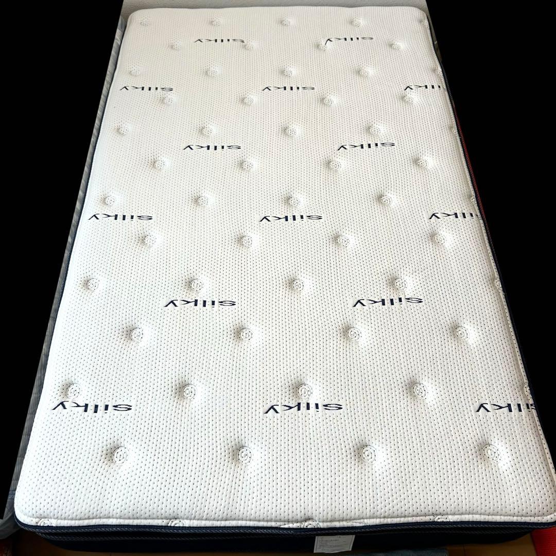 ニトリ セミダブル　マットレス デュアルポケット シルキー　ベッド　新生活