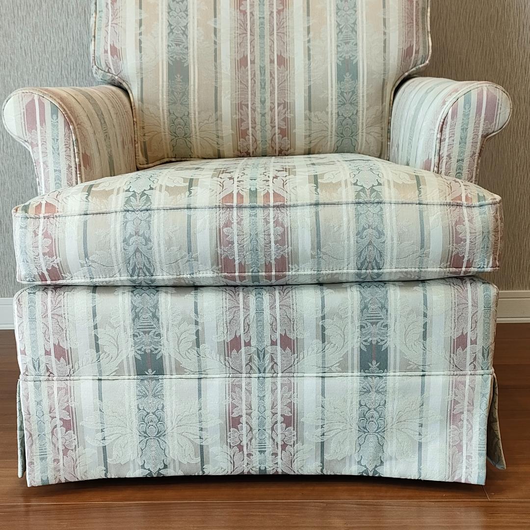 〈美品〉トーマスビル　一人掛けソファ　米国製　クッション付き②