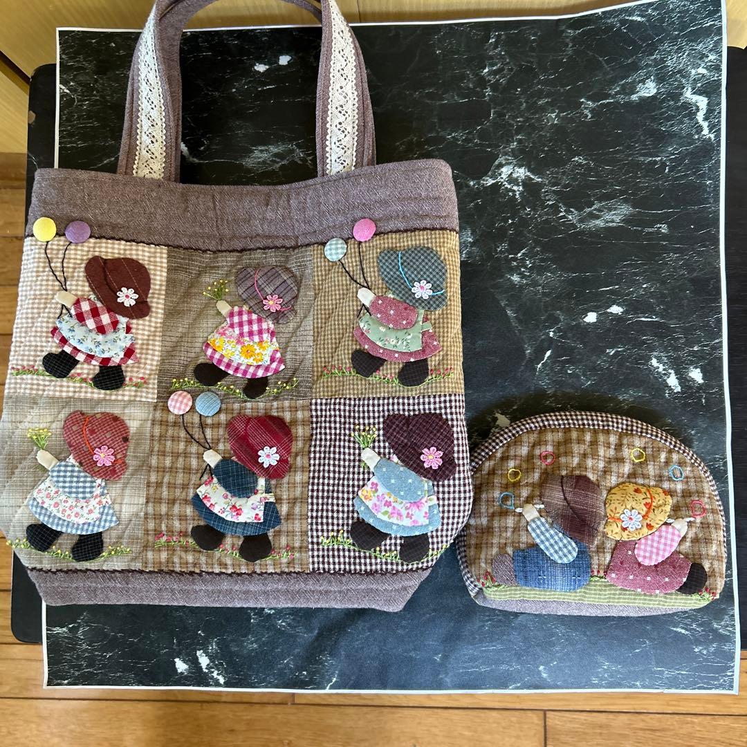 ハンドメイドパッチワークバッグとポーチ スーちゃん - メルカリ