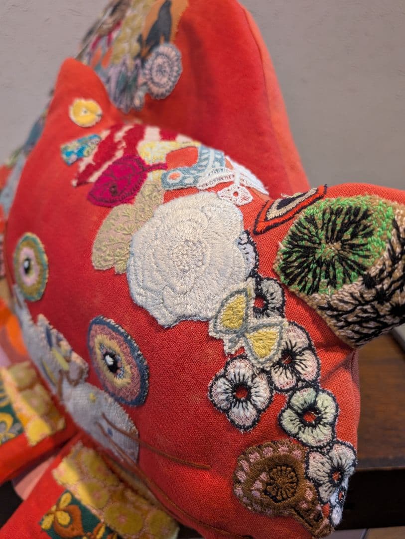 巨大・紅花チェシヤ猫《ひざに乗せぐるみ&ポットウォーマー》古布　ミナペルホネン